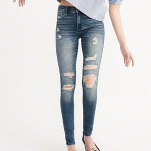 A&F BRETT ripped skinny jeans